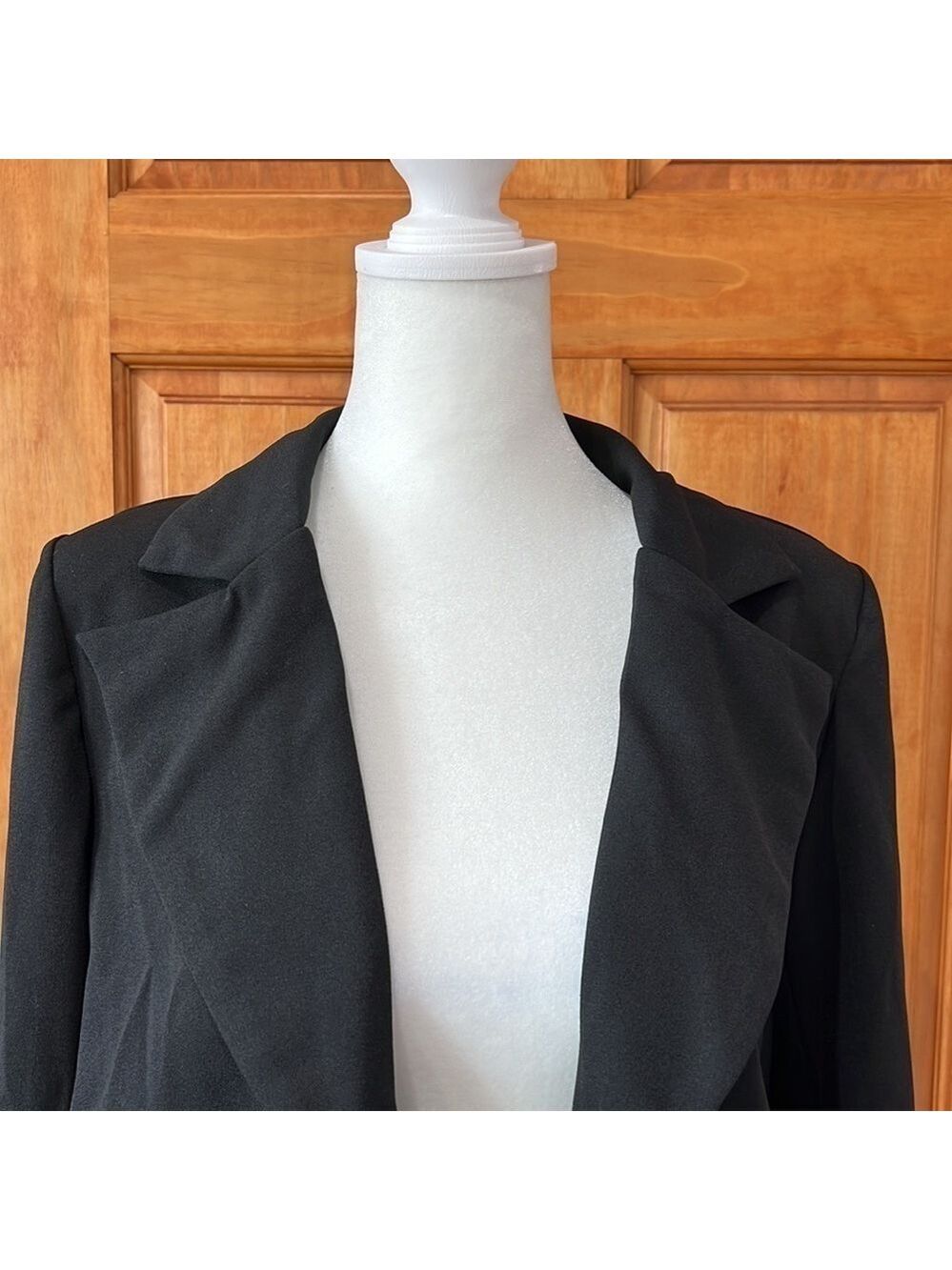 Open Front Black Cropped Blazer Women's Size 6 - Picture 3 of 6